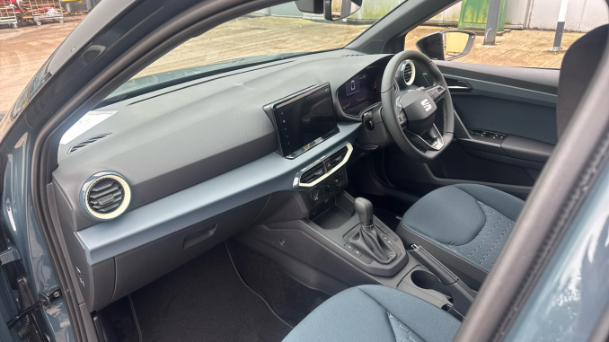 SEAT Arona 1.0 TSI 115 SE Technology 5dr DSG Petrol Hatchback - Image 2